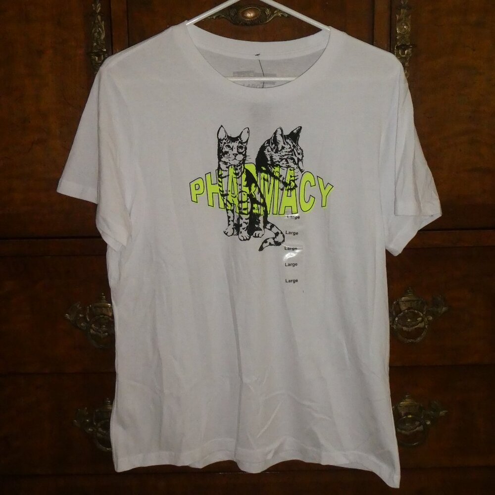 Pharmacy Kitty T-shirt Size Large- NWT